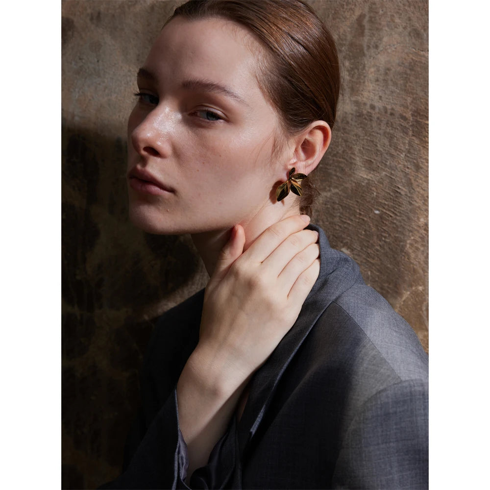 Stainless Steel Leaf & Flower Stud Earrings – Bright, Waterproof & Hypoallergenic Jewelry for Women