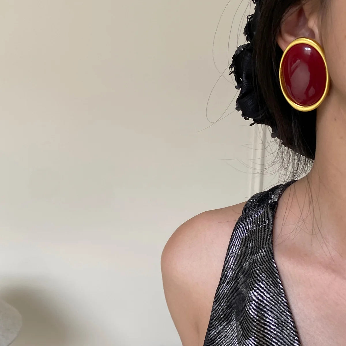 Vintage Red & Black Oval Resin Earrings – Bold Exaggerated Jewelry for Women & Girls