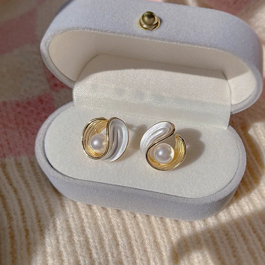 Mussel Stud Earrings