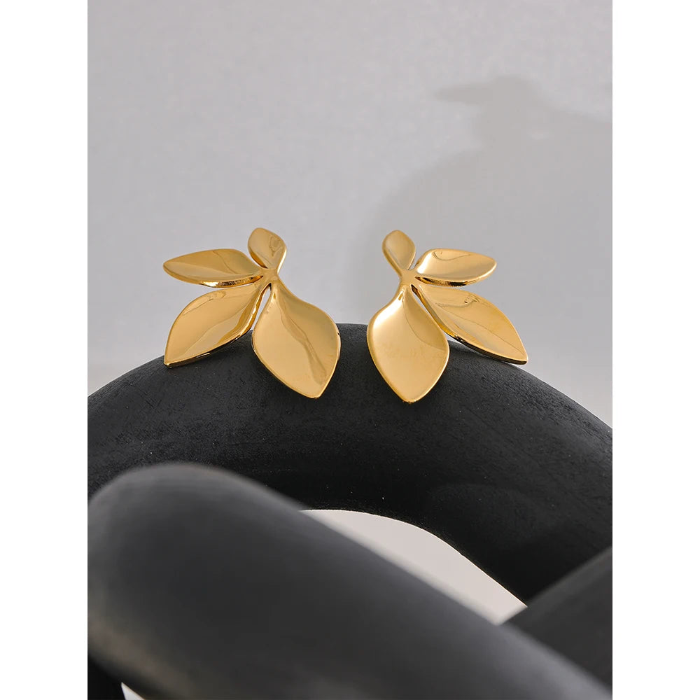 Stainless Steel Leaf & Flower Stud Earrings – Bright, Waterproof & Hypoallergenic Jewelry for Women