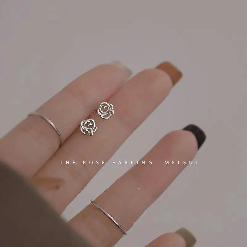New Minimalism Heart Stud Earrings