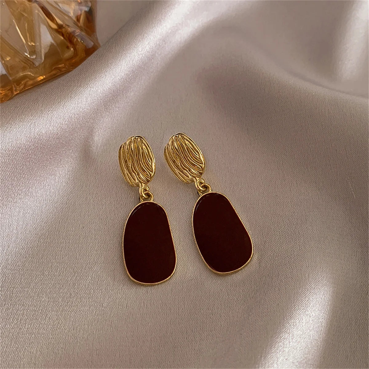 Vintage Trendy Red Enamel Geometric Round Heart Stud Earrings For Women Light Luxury Imitation Pearl Square Oval Earring Jewelry