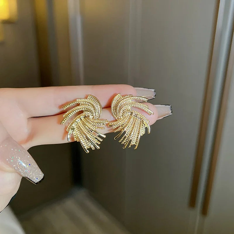 Weaving Wing Stud
