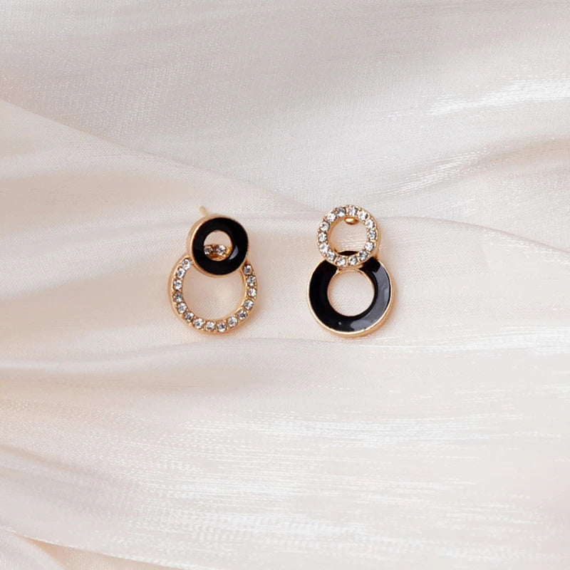 New Irregular Mussel Stud Earrings – Unique Floral, Leaf, Pearl & Heart Designs for Women