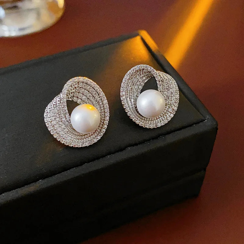 Zircon Round Pearl Irregular Stud Earrings – Elegant Simplicity with a Unique Twist