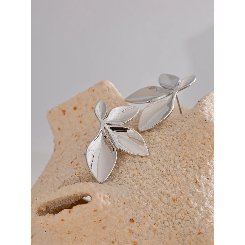 Stainless Steel Leaf & Flower Stud Earrings – Bright, Waterproof & Hypoallergenic Jewelry for Women