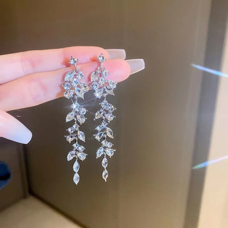 Elegant Green Flower Earrings – Light Luxury Jewelry for Women | Wedding & Party Gift