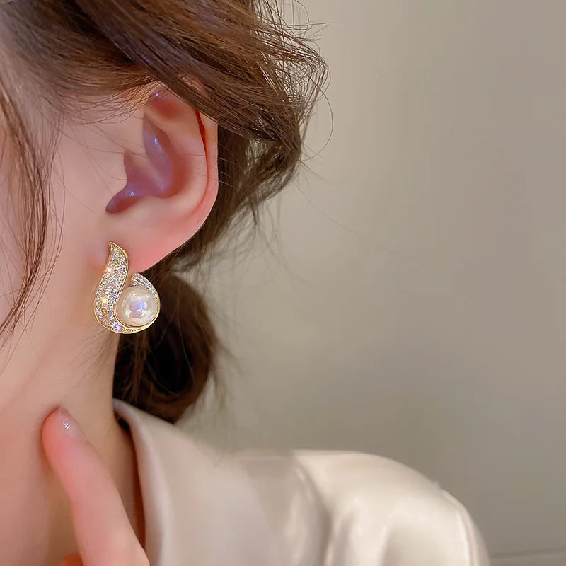 Elegant Flower Pearl Stud Earrings – Unique Design for Women, Perfect for Weddings & Parties
