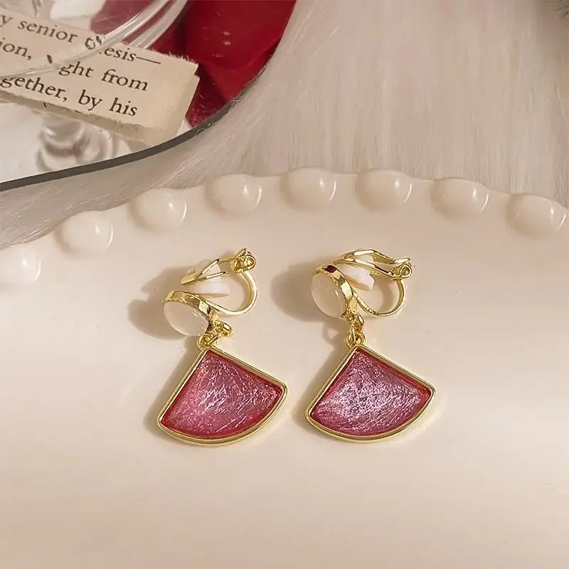 2025 High-End Pearl Wine Red Ear Clip Earrings – French Retro Niche Socialite Jewelry Set for Women