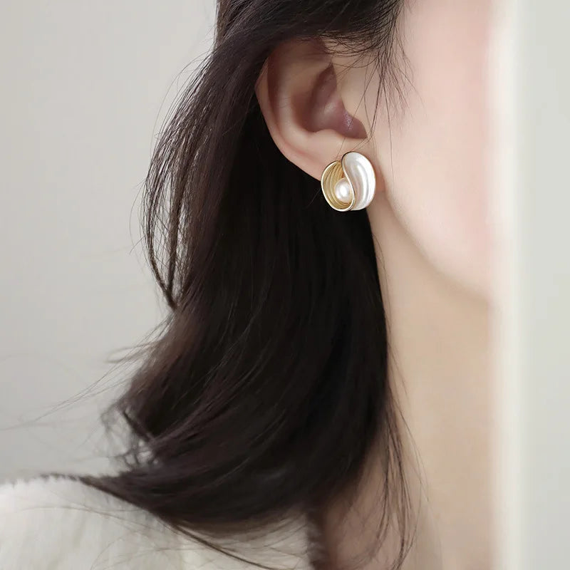 New Irregular Mussel Stud Earrings – Unique Floral, Leaf, Pearl & Heart Designs for Women