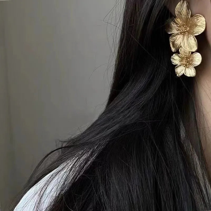 Vintage Metal Flower Stud Earrings – Exaggerated Golden Elegance for Women