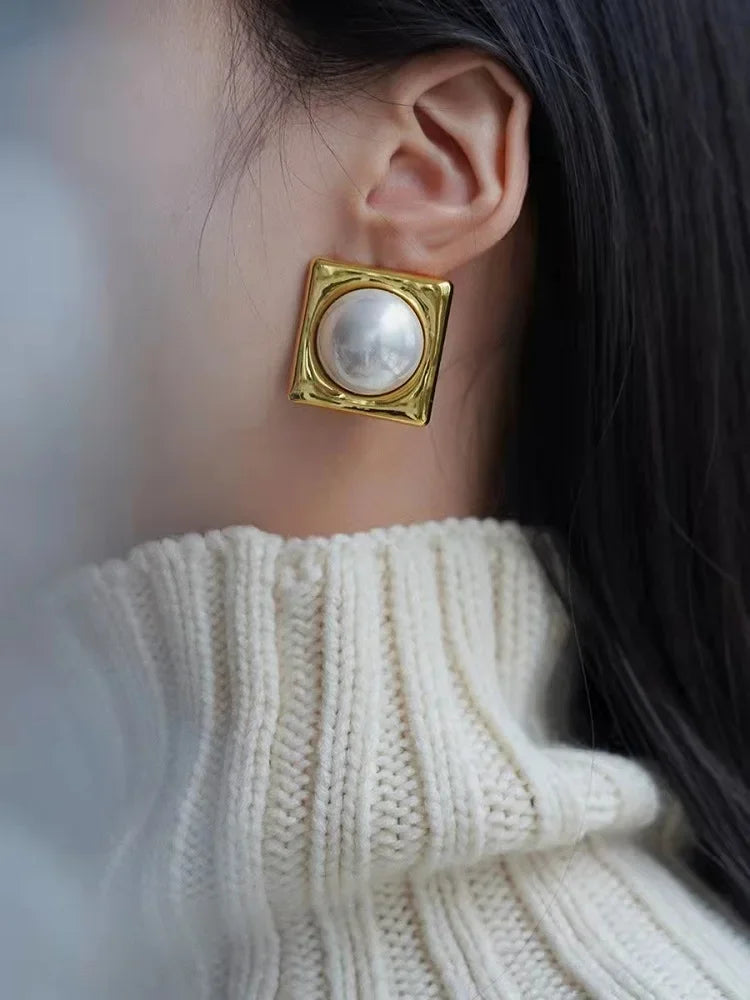 Retro Black & Gold Square Stud Earrings – Bold Medieval-Inspired Jewelry for Women