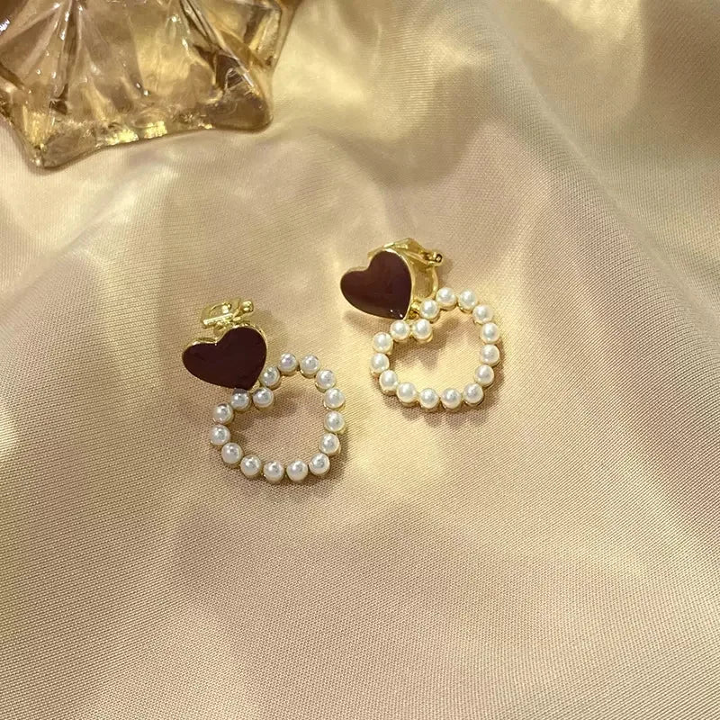 2025 High-End Pearl Wine Red Ear Clip Earrings – French Retro Niche Socialite Jewelry Set for Women