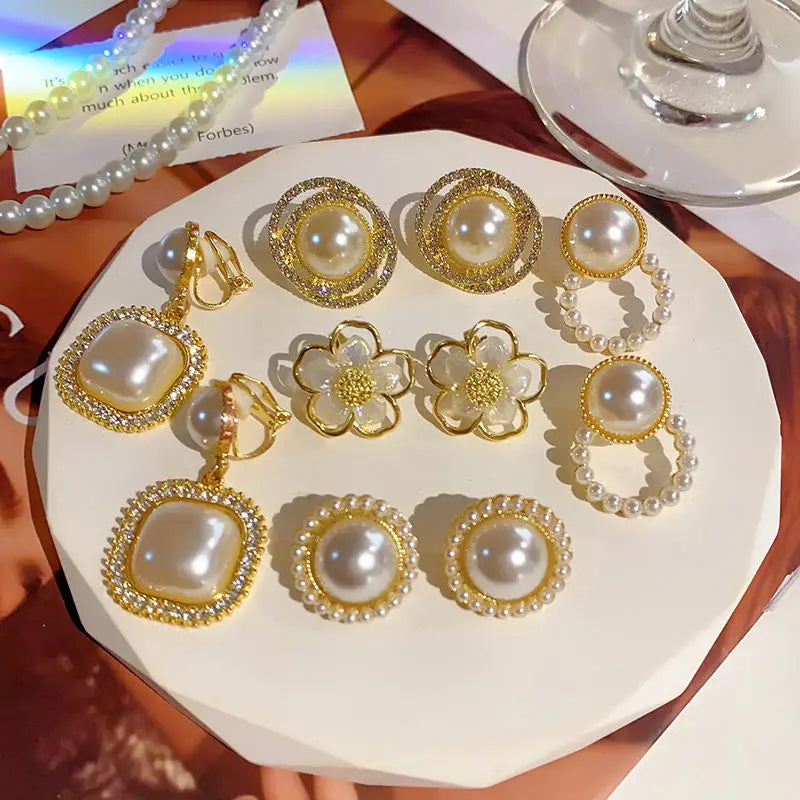 2025 High-End Pearl Wine Red Ear Clip Earrings – French Retro Niche Socialite Jewelry Set for Women