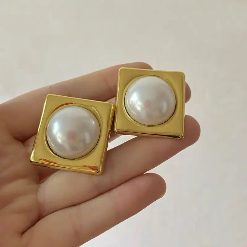 Retro Black & Gold Square Stud Earrings – Bold Medieval-Inspired Jewelry for Women