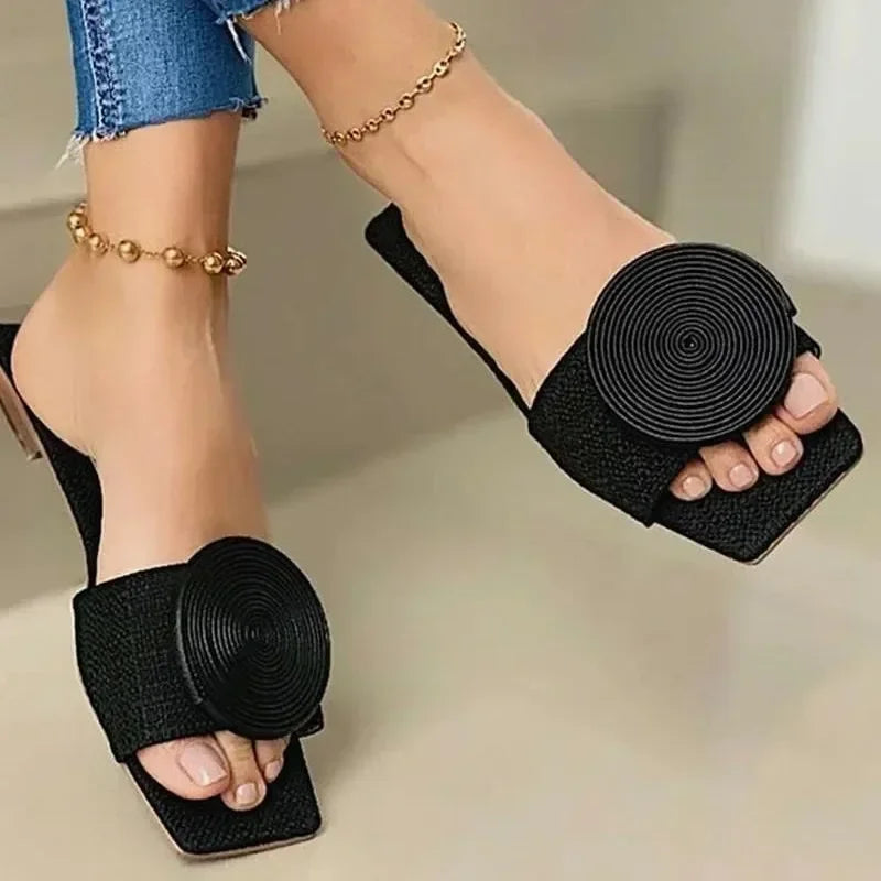 2025 New Women’s Summer Flat Sandals – Plus Size Solid Flats with Round Buckle, Casual Beach Slippers for Ladies