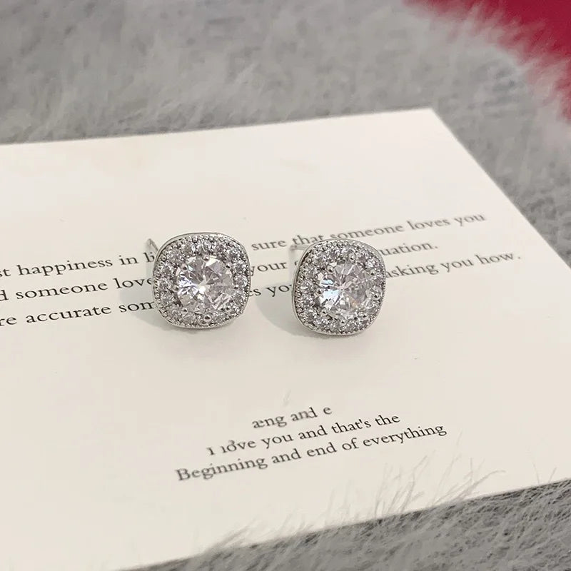 Zircon Round Pearl Irregular Stud Earrings – Elegant Simplicity with a Unique Twist