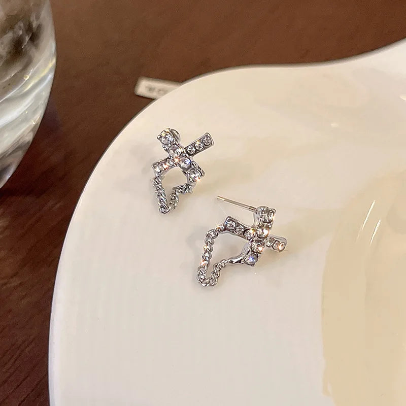New Irregular Mussel Stud Earrings – Unique Floral, Leaf, Pearl & Heart Designs for Women