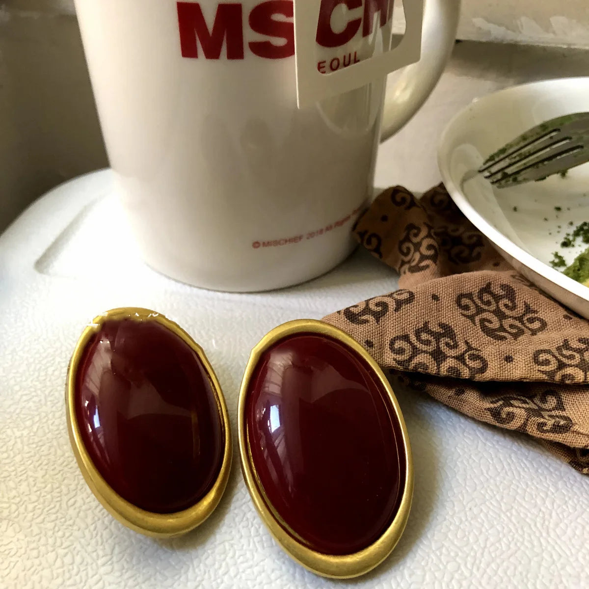Vintage Red & Black Oval Resin Earrings – Bold Exaggerated Jewelry for Women & Girls