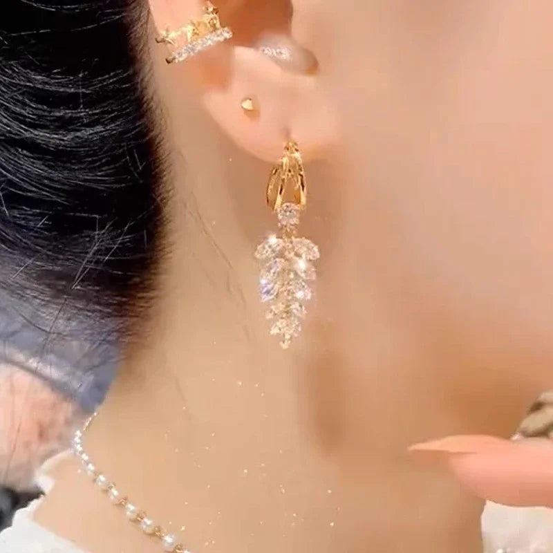 Wheat Tassel Pendant U-Shaped Earrings – Gold Color, 2025 New Fashion for Women & Girls