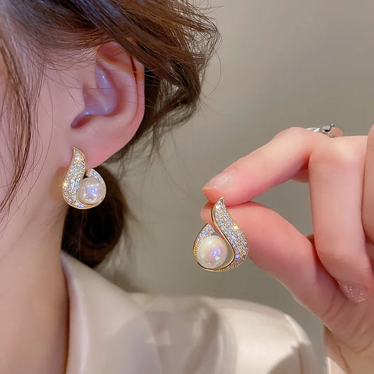 Flower Pearl Stud Earrings