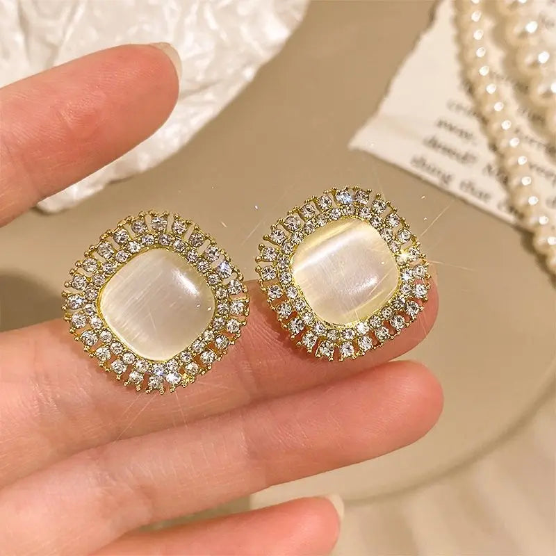 Crystal Pearl Ear Cuff – Non-Piercing Clip-On Earring | Elegant Wedding & Party Jewelry