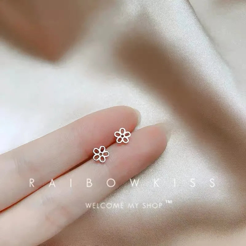 New Minimalism Heart Stud Earrings