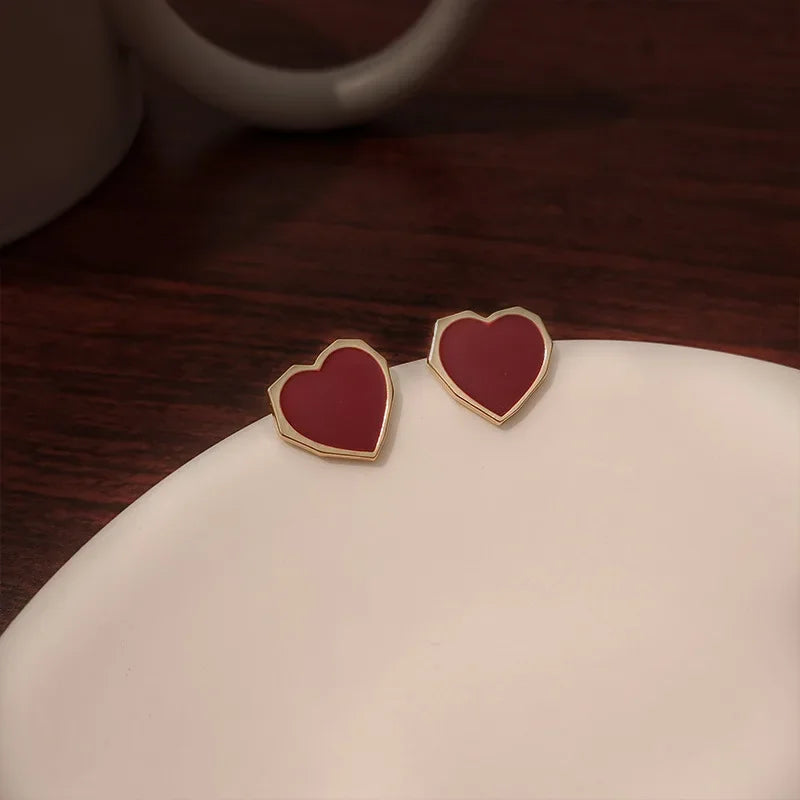 2025 High-End Pearl Wine Red Ear Clip Earrings – French Retro Niche Socialite Jewelry Set for Women