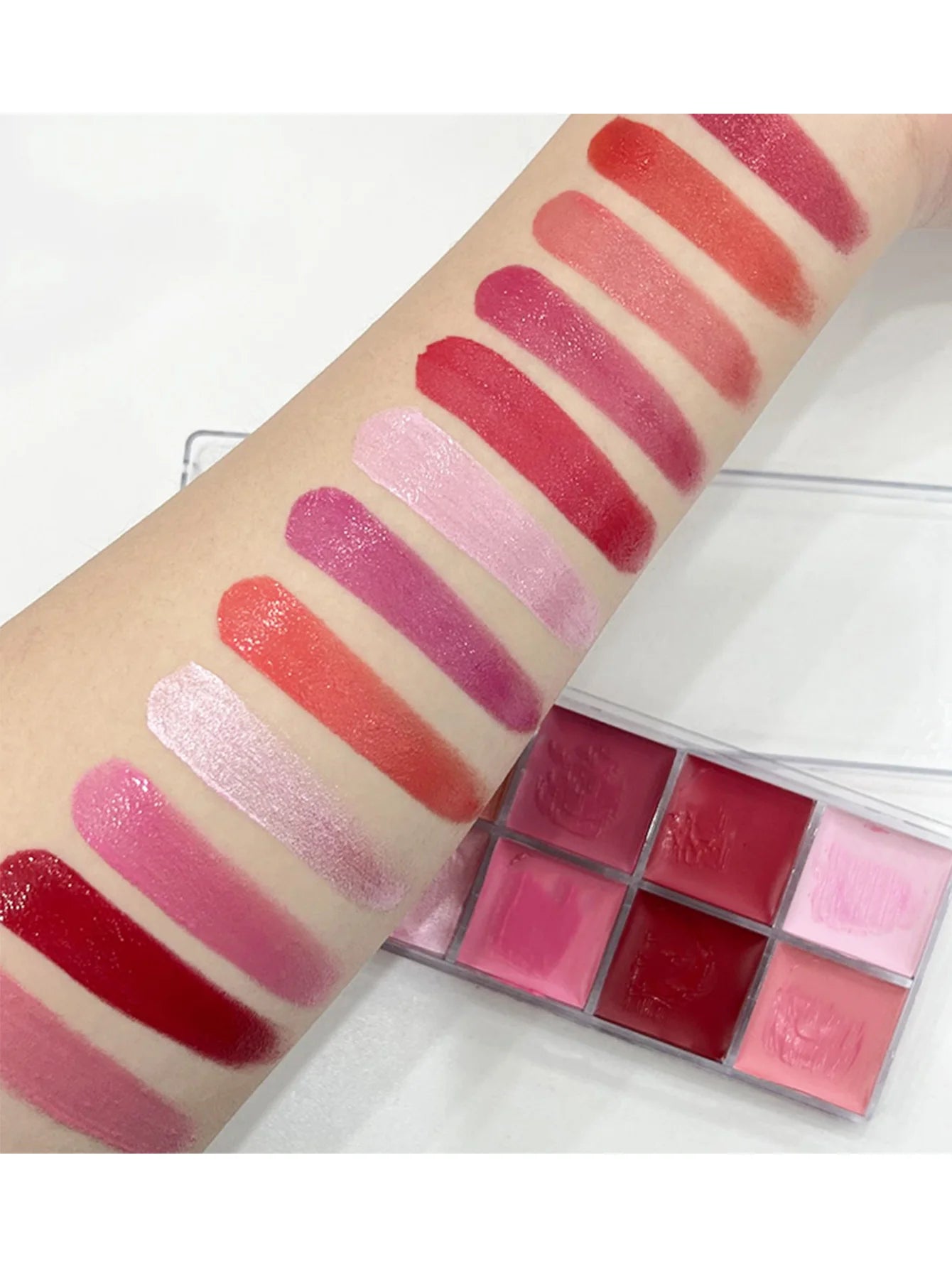 Long-Lasting Lip Gloss